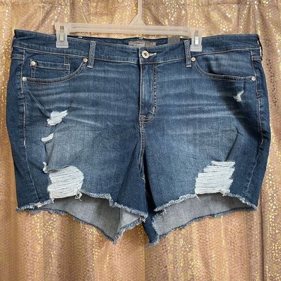 Torrid 5 Inch Vintage Stretch Mid-Rise Short Blue Distressing Size 24 NWT - Picture 1 of 10